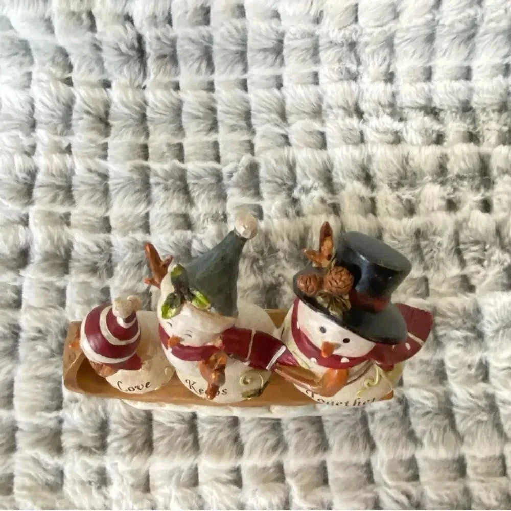 Resin Snowman Family “Love Keeps A‎ Family Together” Figurine Holiday Decor - Picture 6 of 7